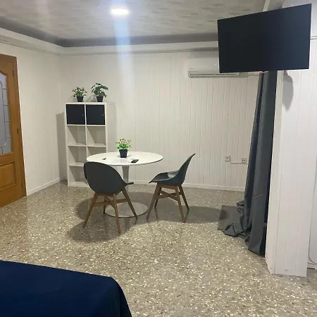 Tirant Lo Blanc Homestay Torrent (Valencia)